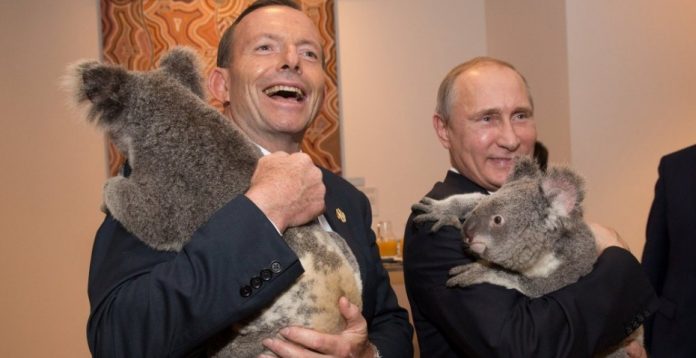 El primer ministro australiano, Tony Abbott, recibe a Putin antes de la cumbre