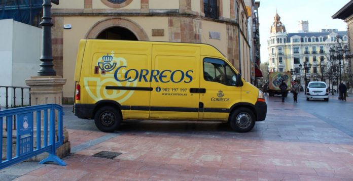 Los empleados de Correos se ponen firmes