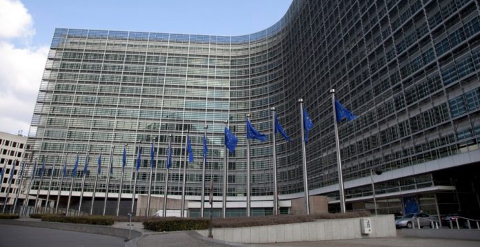 Bruselas decide estos días si abre o no una investigación a España sobre los 40.000 millones en DTA.