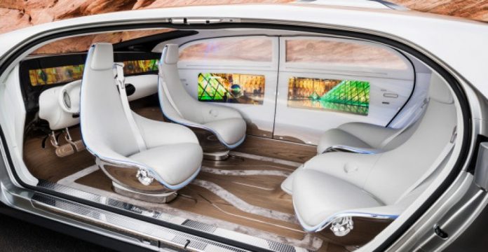 Interior del coche autónomo estrella de Mercedes, el El F 015 