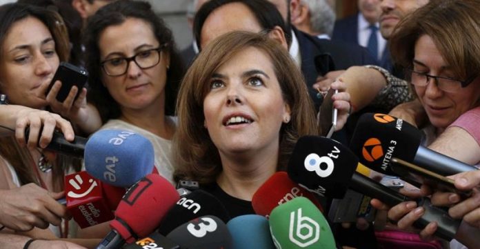 No es habitual, desde que llegó al cargo, que la vicepresidenta del Gobierno convoque a los medios en el Congreso. 