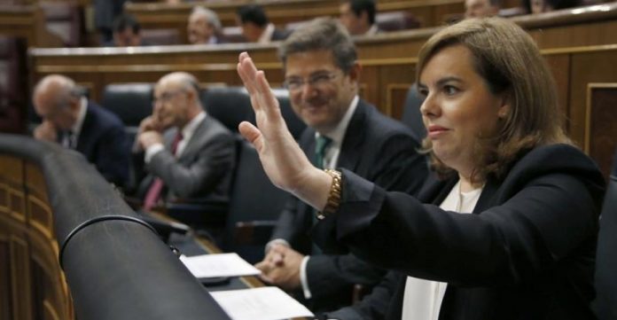 Soraya tuvo que enfrentarse en el Congreso a la petición de responsabilidades por el nombramiento de Serafín Castellano