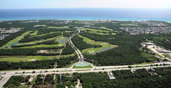 Imagen aérea de Grand Coral, complejo turístico mexicano financiado por Bancaja.