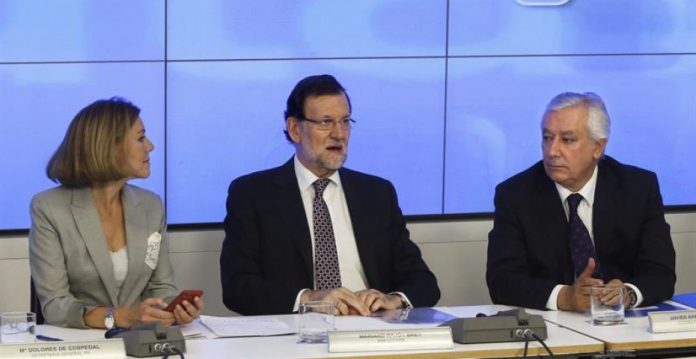 Rajoy mantiene en la dirección del PP a pesos pesados como Cospedal y Arenas