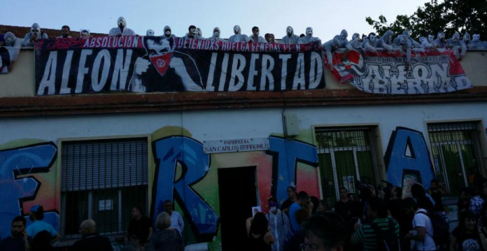 Las calles de Madrid están llenas de carteles que piden #AlfonLibertad 