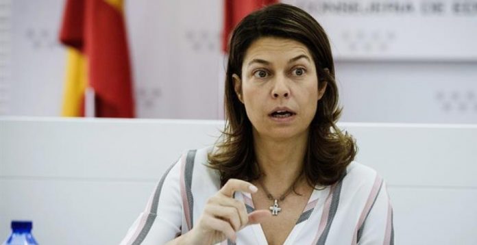Lucía Figar comparece para anunciar los motivos de su dimisión