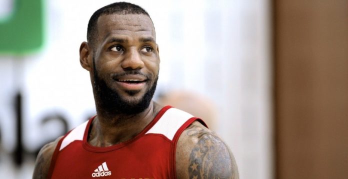 LeBron pide paso a la historia