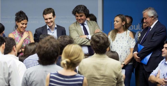 Casado, Moragas y Arenas, junto a Cospedal, son los grandes triunfadores de la crisis en el PP