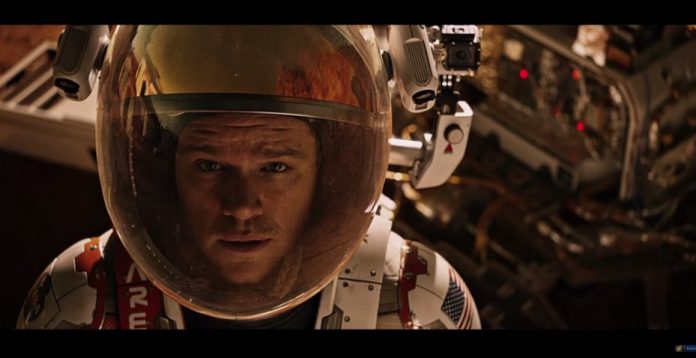 Matt Damon interpreta a un astronauta aislado en Marte.