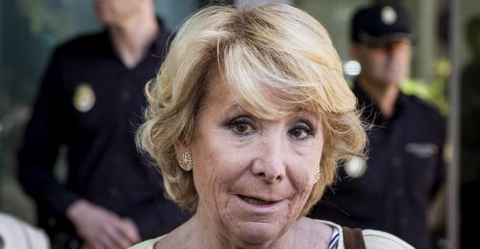 Aguirre ve quedar lejos los tiempos en que nadie le tosía dentro del PP de Madrid.