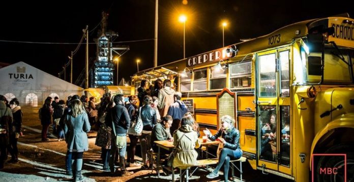 Creperia School Bus: crepes, salchichas y hamburguesas en un auténtico autobús escolar vintage.