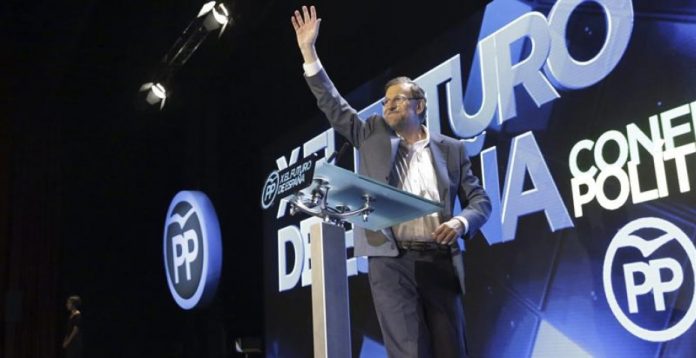 Rajoy intentó levantar la moral de su tropa tras el batacazo del 24-M