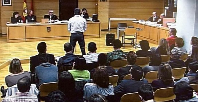 Imagen de un juicio con jurado