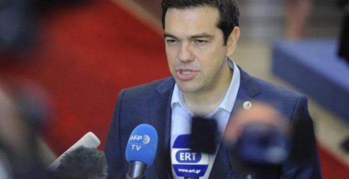 Tsipras se dirige a los medios al término de la cumbre