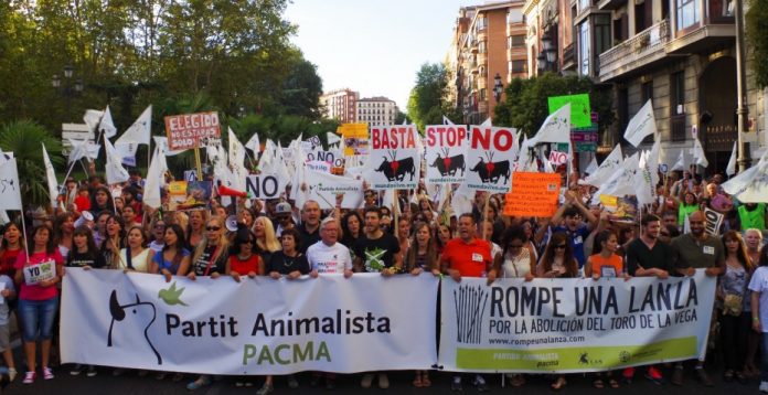 La manifestación de 2014 contra el Toro de la Vega en Madrid