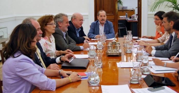 Reunión de Catalá con representantes de periodistas y editores