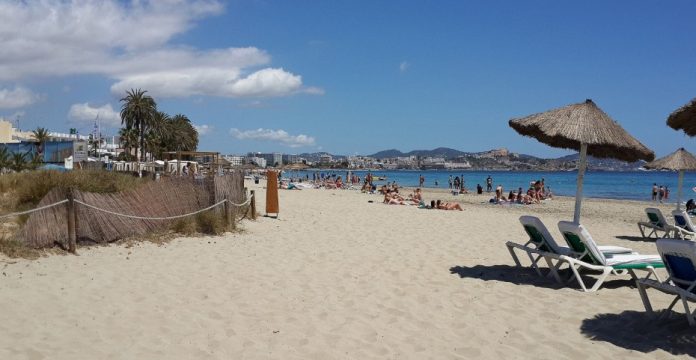 La platja d'en Bossa es una de los enclaves en los que trabaja el Grupo Playa Sol.