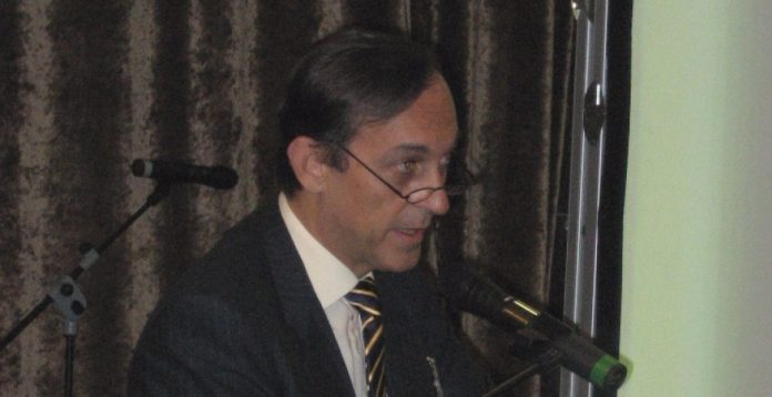 Estanislao Rodríguez-Ponga fue secretario de Estado de Hacienda de 2001 a 2004.