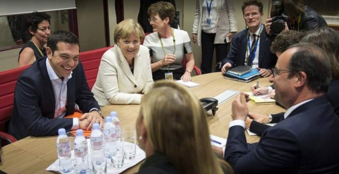 Tsipras con Merkel, Hollande y Dijsselbloem durante un encuentro anterior