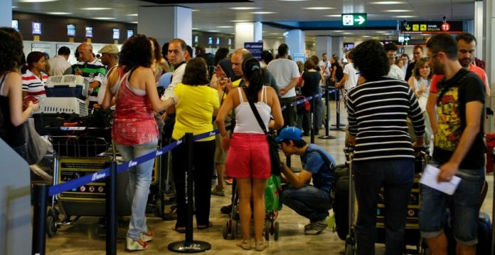 Los arrestos se efectuaron tras detectarse 222 transacciones sospechosas, 163 de ellas en Europa