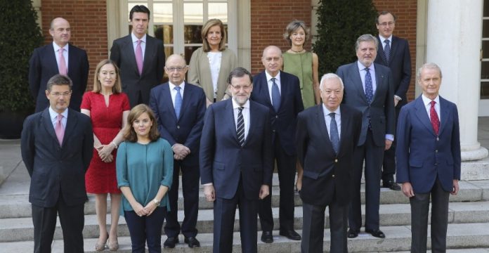 Casi todos los ministros de Rajoy abusan de las designaciones a dedo