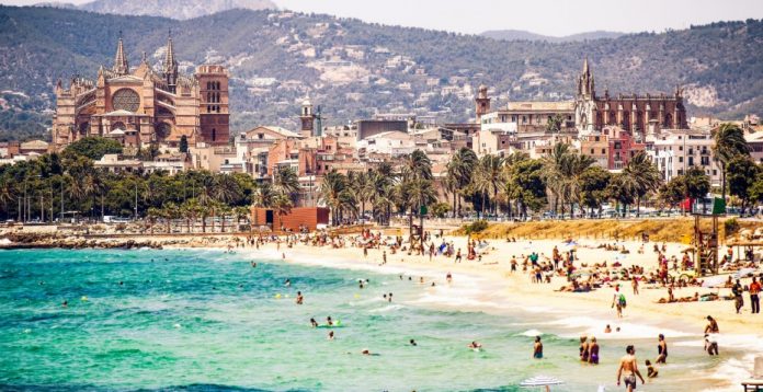 Baleares concentra ocho de los diez destinos turísticos españoles con mayor ocupación hotelera en julio. 