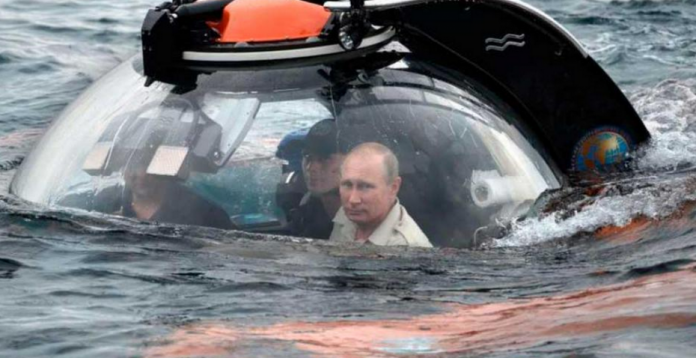 Putin explorando el Mar Negro. 