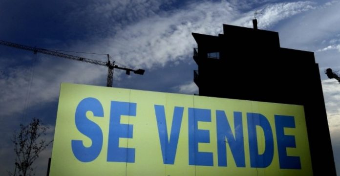 Las operaciones sobre viviendas usadas aumentó un 44,5% y la compraventa de pisos nuevos se redujo un 30,6% 