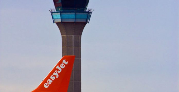 Los controladores cesan durante agosto su huelga.