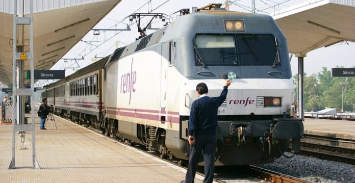 Renfe cambiará el semáforo en rojo por el color verde.