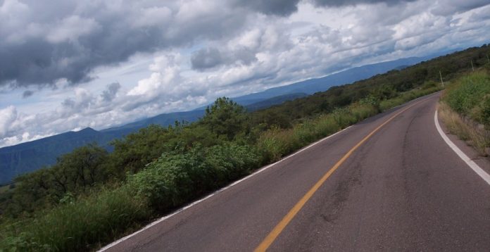 La carretera se vuelve polémica