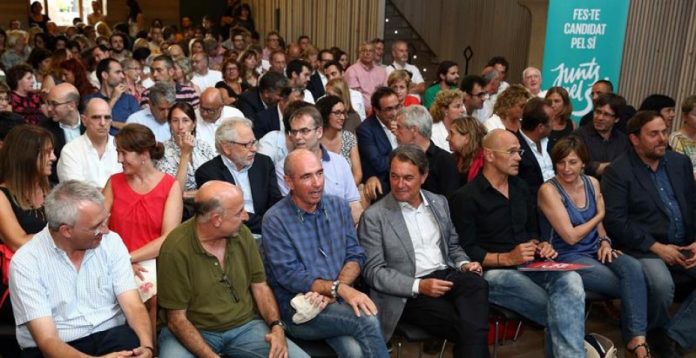 Los independentistas de Junts Pel Sí el miércoles en el primer acto público que los reunió.