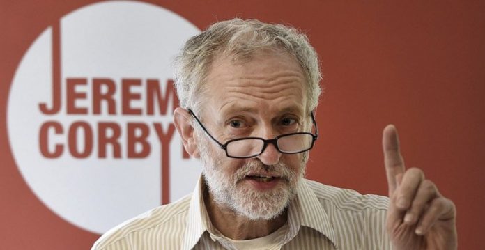 Jeremy Corbyn tiene 66 años y ha pasado media vida en el Parlamento Británico. 