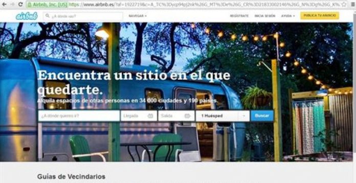 El Ayuntamiento advirtió a las plataformas Airbnb y Booking de que debían entregar los datos de los pisos turísticos ilegales