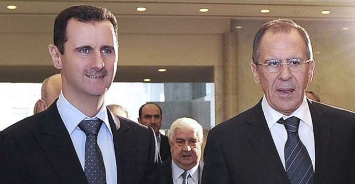 Al Assad junto al ministro ruso de Exteriores, Sergei Lavrov