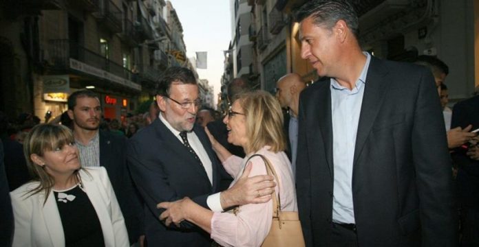 Rajoy tuvo que suspender su paseo por las calles de Reus