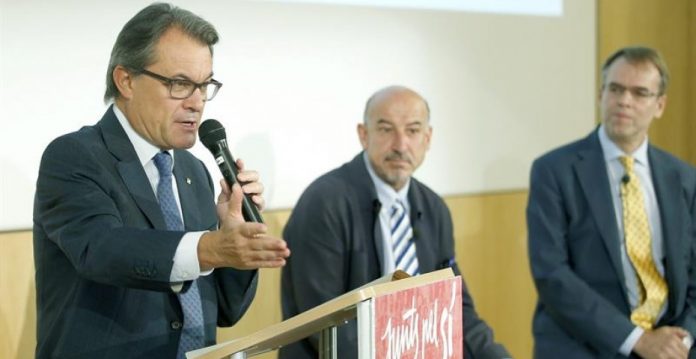 Artur Mas, en un mitin junto a Germá Bel, el candidato independentista por Tarragona.