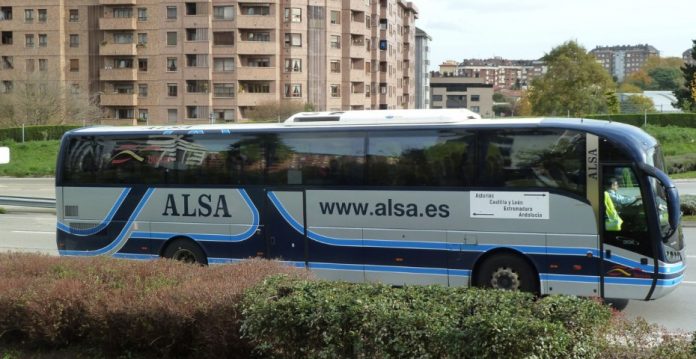 La compañía española operará los buses urbanos durante los próximos 10 años.