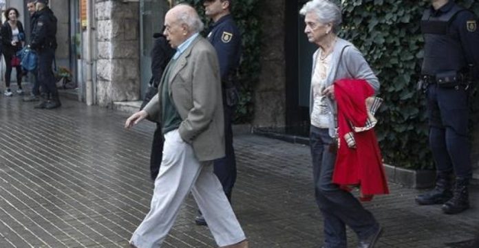 Jordi Pujol y Marta Ferrusola abandonan su domicilio