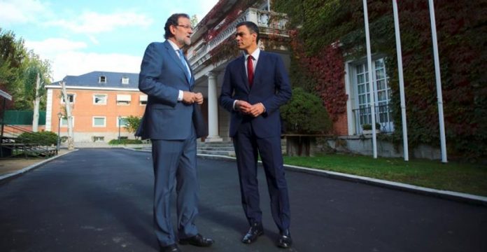 Moncloa se encargó de difundir la foto del encuentro entre Rajoy y Sánchez