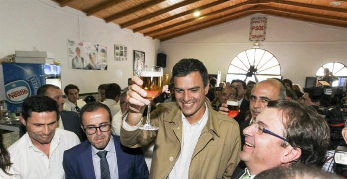 El líder del PSOE, Pedro Sánchez, visitó ayer la Feria Internacional Ganadera de Zafra.