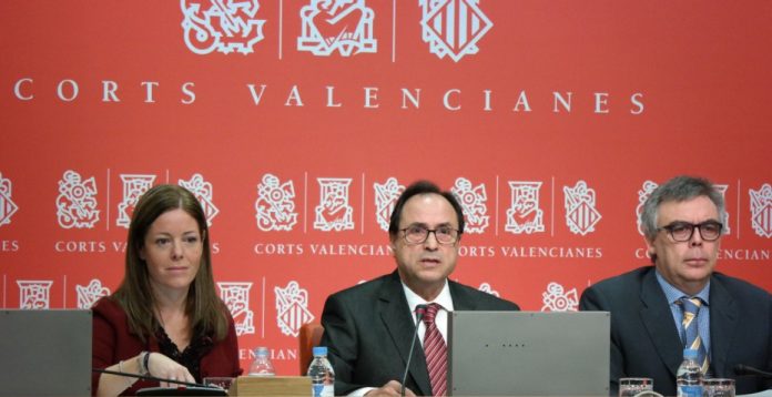 El Conseller Vicent Soler (PSOE) durante la presentación de los presupuestos