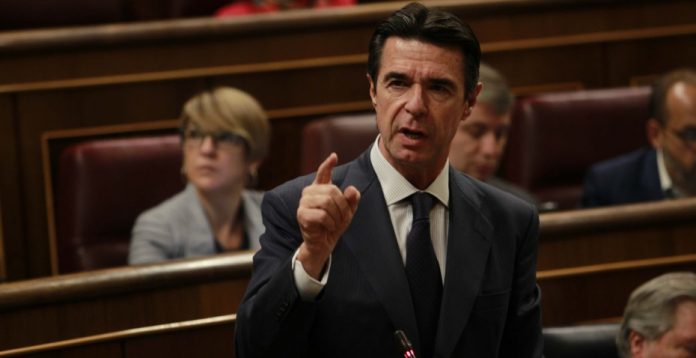 El ministro de Industria, José Manuel Soria, hoy en el Congreso de los Diputados.