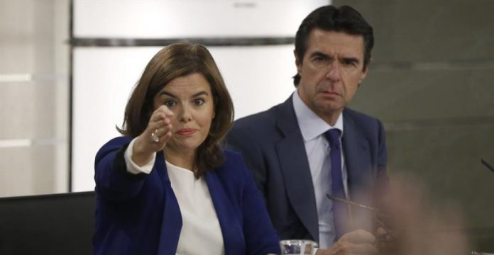 Barones del PP censuran la lucha de Soraya y Cospedal por el segundo puesto en la lista de Madrid