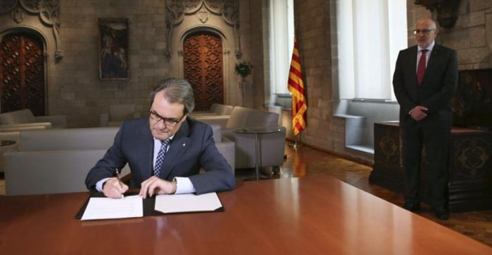 Mas firmó ayer el decreto de constitución del Parlamento catalán