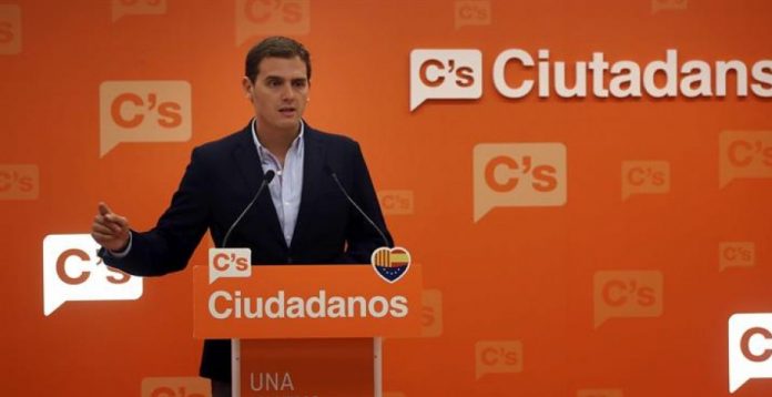 Albert Rivera aspira ya a liderar un grupo de 55 diputados en el Congreso.