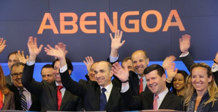 Directivos de Abengoa durante la ceremonia de cierre de mercado del Nasdaq.