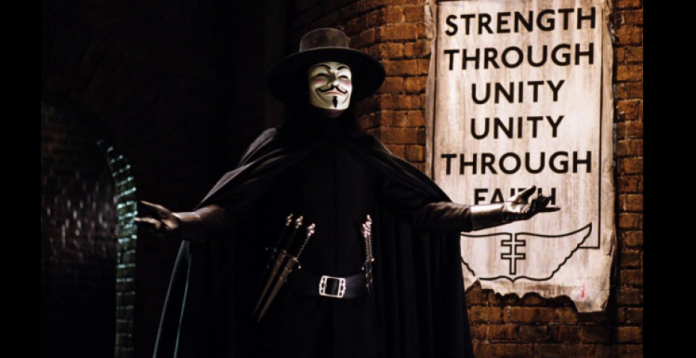 V es el protagonista revolucionario de V de Vendetta. 