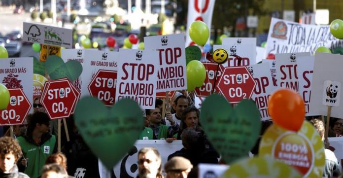 En Madrid se celebró este domingo una marcha contra el cambio climático que congregó a 15.000 manifestantes según la organización.