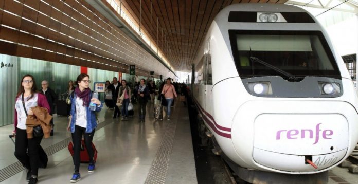 Renfe reduce pérdidas